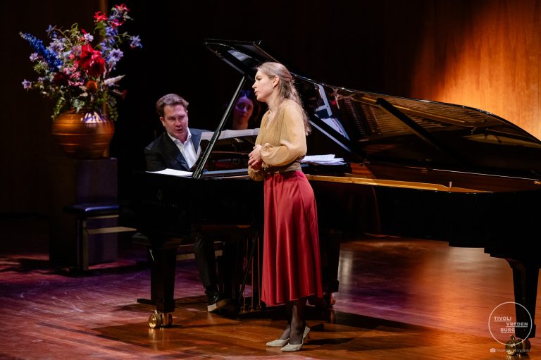 Lucie Horsch & Thomas Oliemans-115_Maarten Moojman