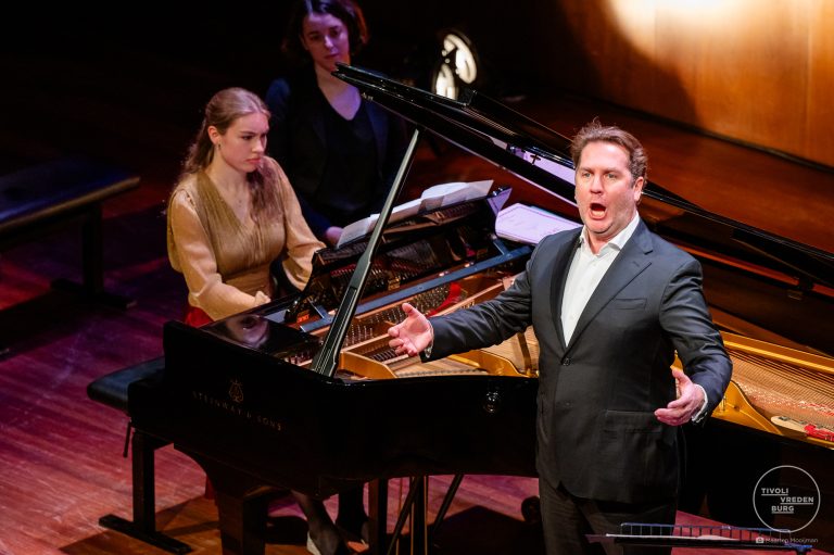 Lucie Horsch & Thomas Oliemans-45_Maarten Moojman